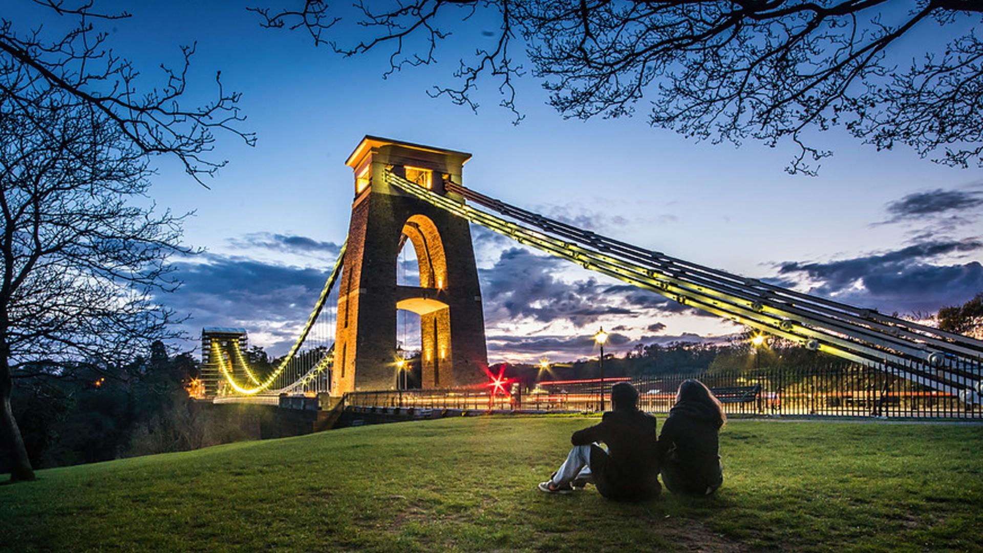 Bristol Suspension Bridge with people - CREDIT Paolo Ferla
