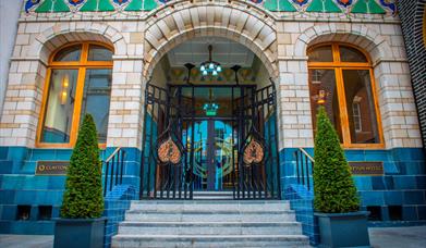 Everards Entrance, Clayton Hotel