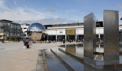 The Best Walking Tours Company - Millennium Square