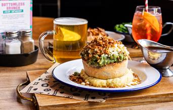 Pie with drinks