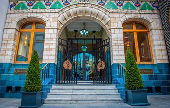 Everards Entrance, Clayton Hotel