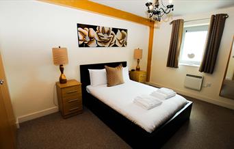 Your Stay Bristol - Hamilton Court bedroom