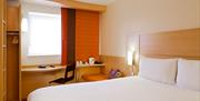 Ibis Temple Quay bedroom