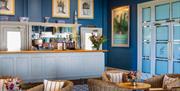 Bar/dining room