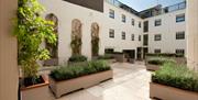 Brooks Guesthouse Bristol - courtyard