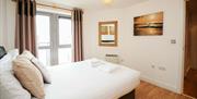 Your Stay Bristol - Hamilton Court bed
