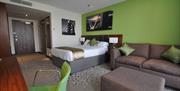 Holiday Inn Bristol City Centre bedroom